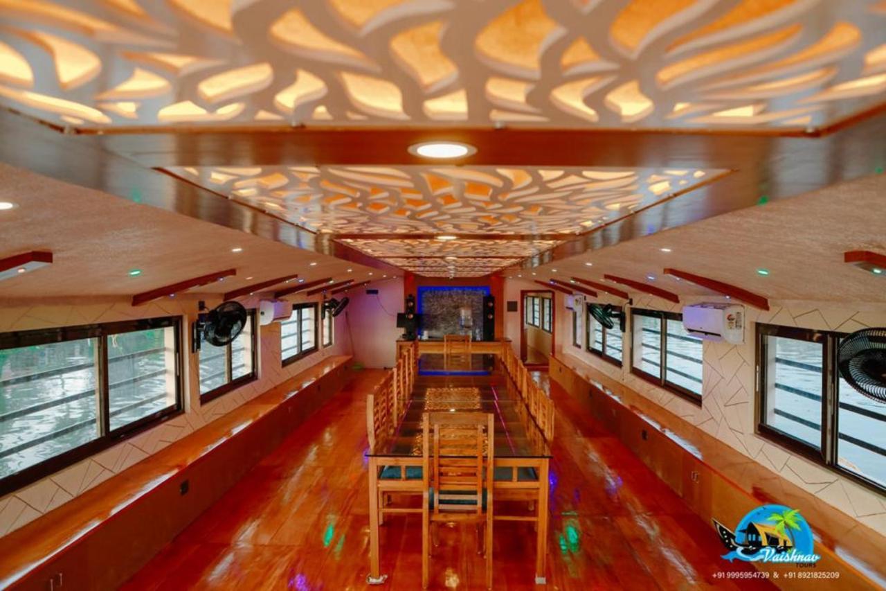 Vaishnav Tours Ξενοδοχείο Alappuzha Εξωτερικό φωτογραφία