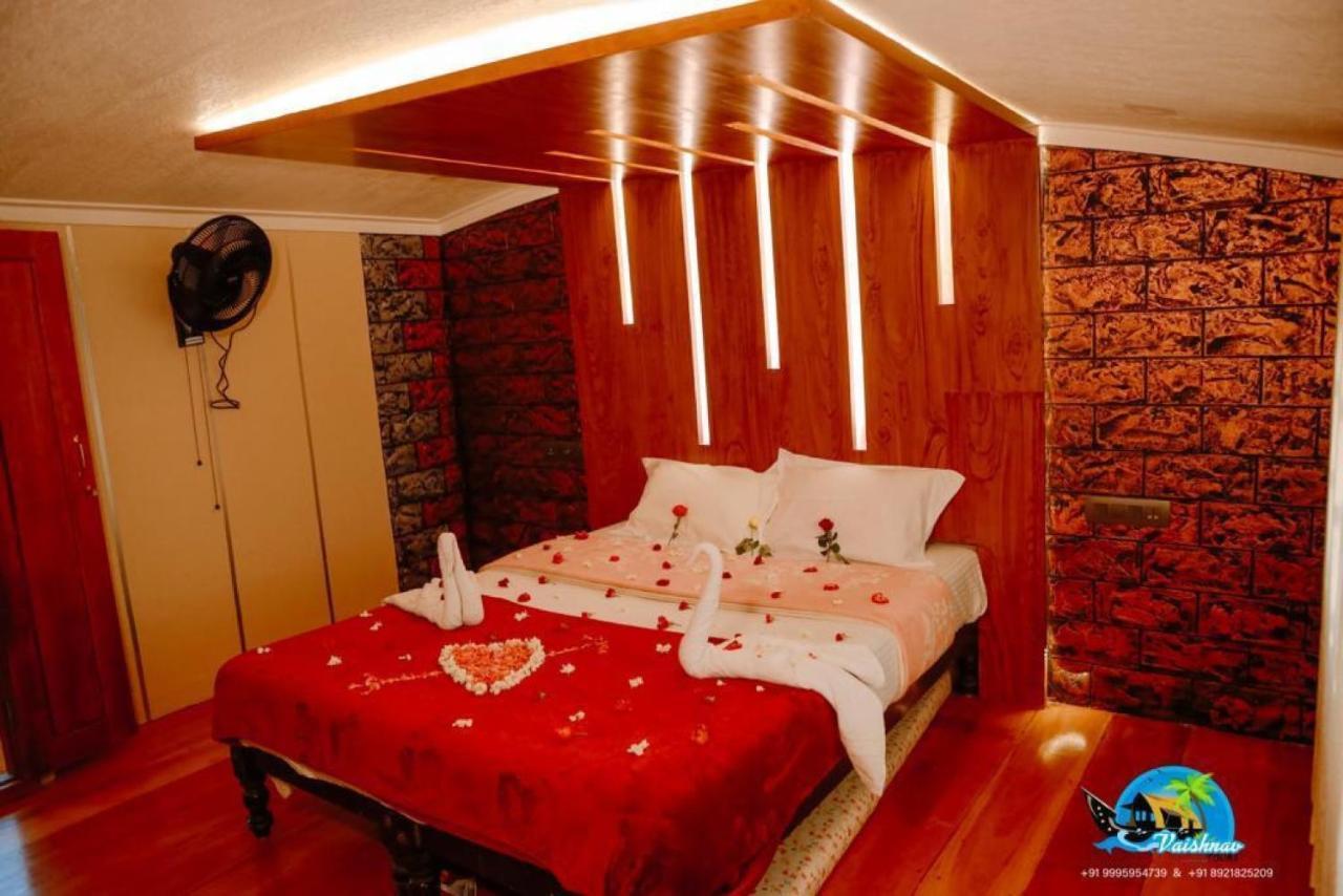 Vaishnav Tours Ξενοδοχείο Alappuzha Εξωτερικό φωτογραφία