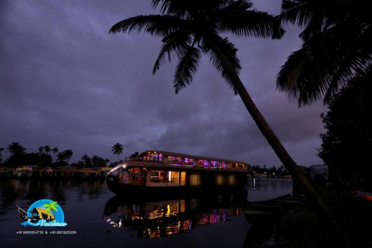 Vaishnav Tours Ξενοδοχείο Alappuzha Εξωτερικό φωτογραφία