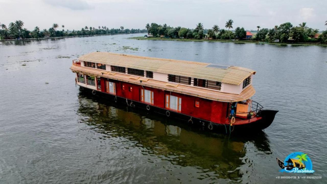 Vaishnav Tours Ξενοδοχείο Alappuzha Εξωτερικό φωτογραφία