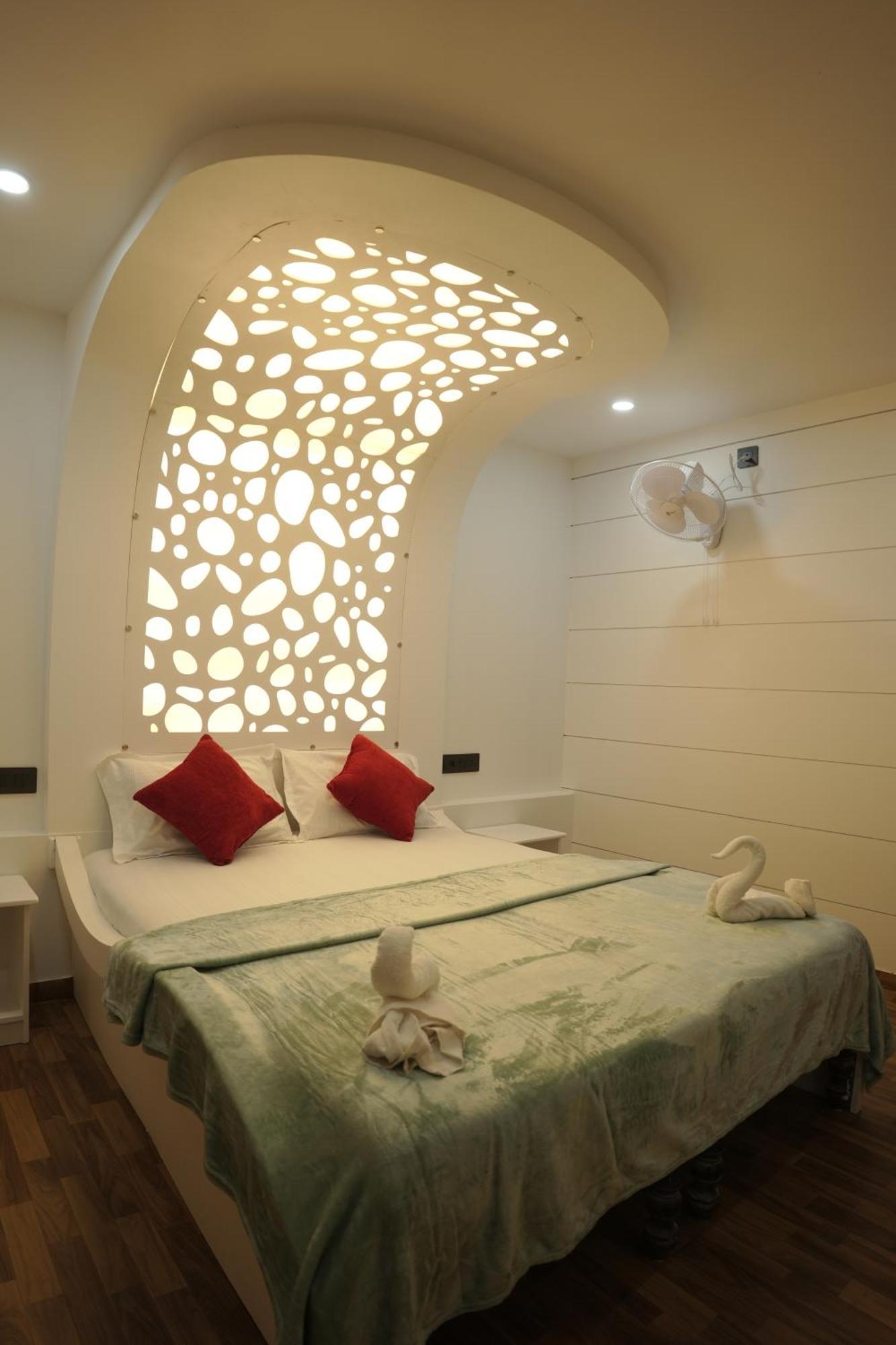 Vaishnav Tours Ξενοδοχείο Alappuzha Εξωτερικό φωτογραφία