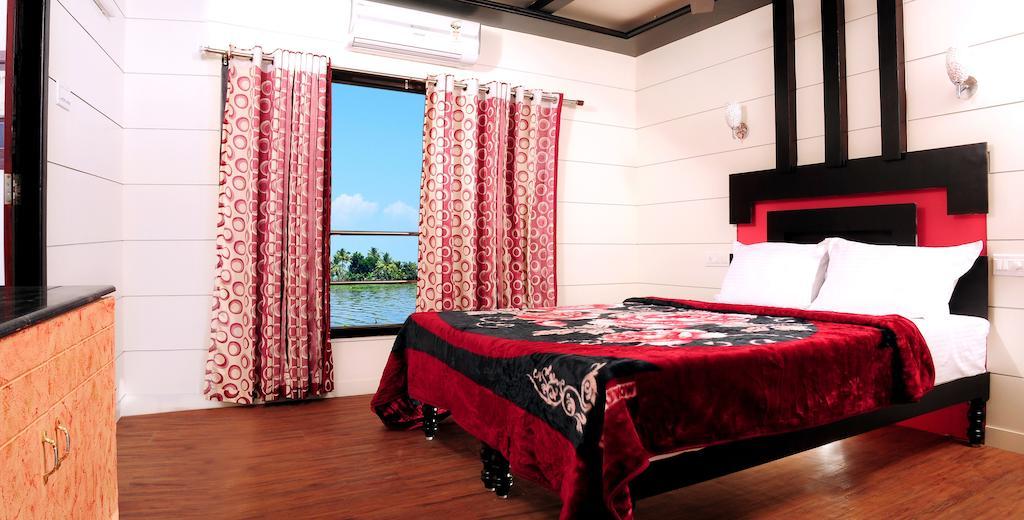 Vaishnav Tours Ξενοδοχείο Alappuzha Δωμάτιο φωτογραφία