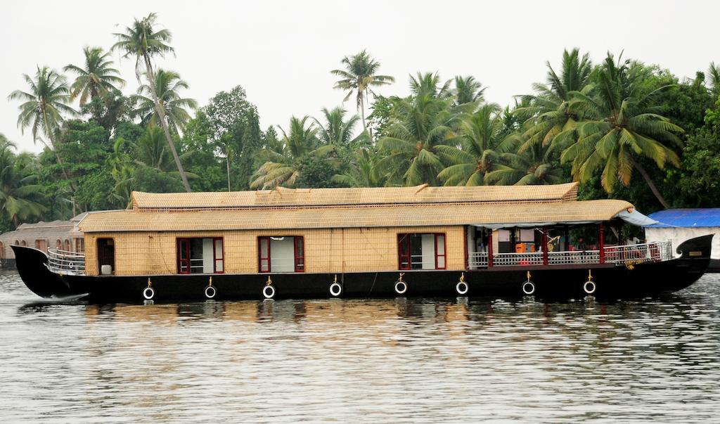 Vaishnav Tours Ξενοδοχείο Alappuzha Δωμάτιο φωτογραφία