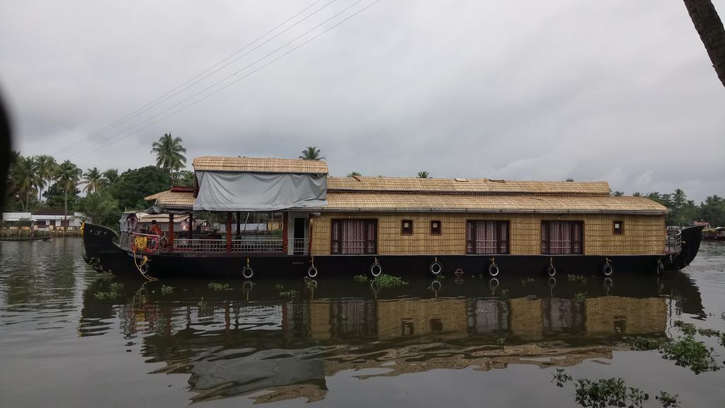 Vaishnav Tours Ξενοδοχείο Alappuzha Εξωτερικό φωτογραφία