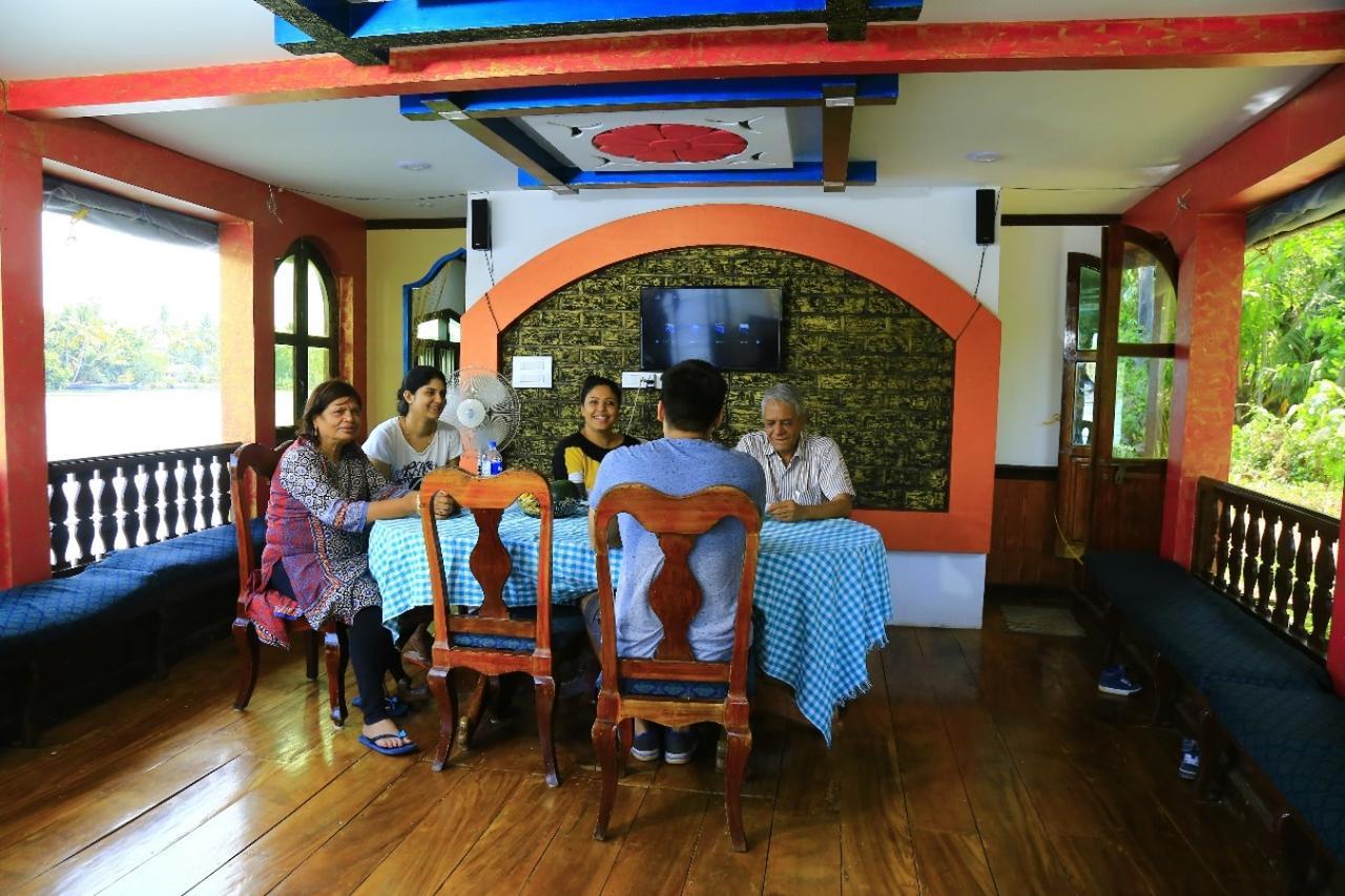 Vaishnav Tours Ξενοδοχείο Alappuzha Εξωτερικό φωτογραφία