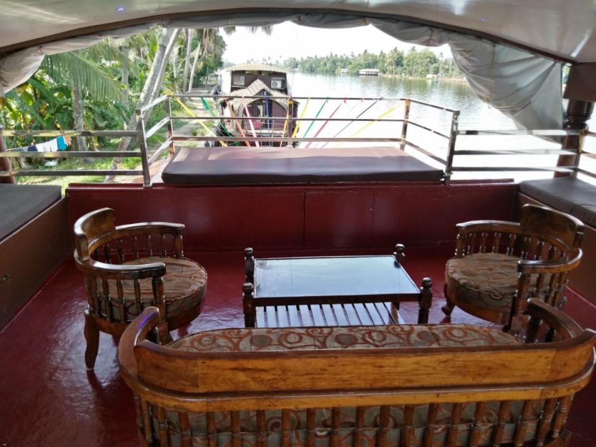 Vaishnav Tours Ξενοδοχείο Alappuzha Εξωτερικό φωτογραφία